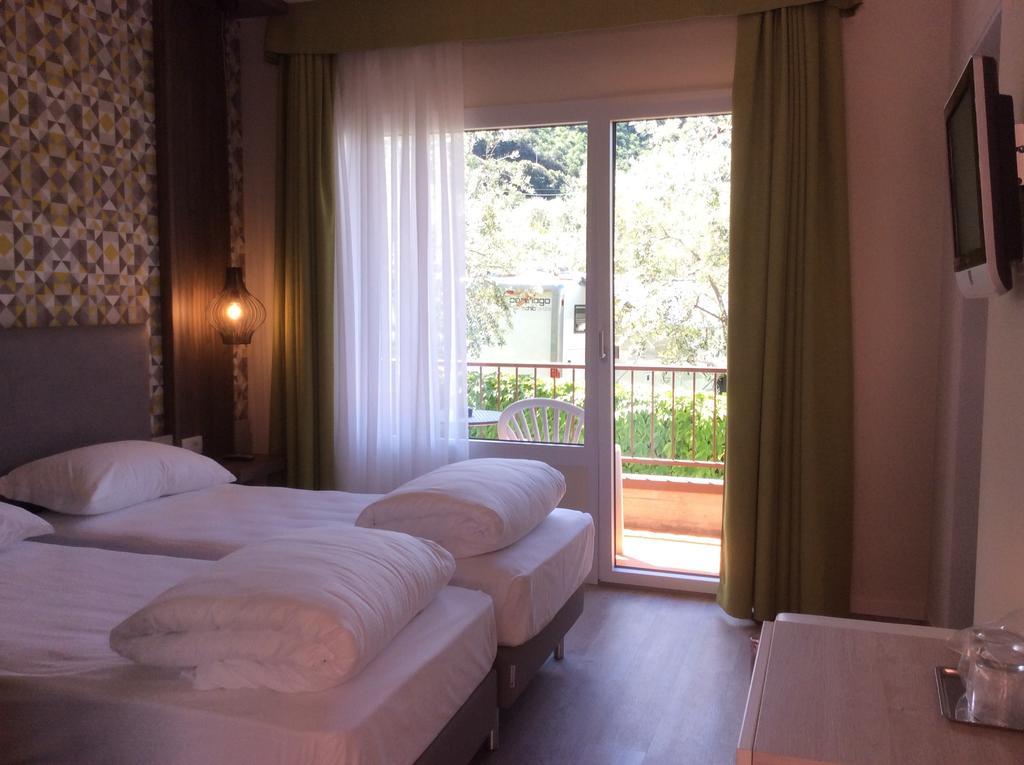 Hotel Anna มัลเชซิเน ภายนอก รูปภาพ