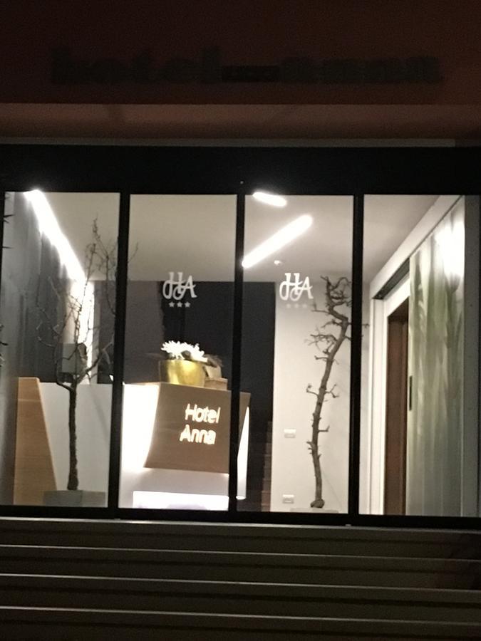 Hotel Anna มัลเชซิเน ภายนอก รูปภาพ